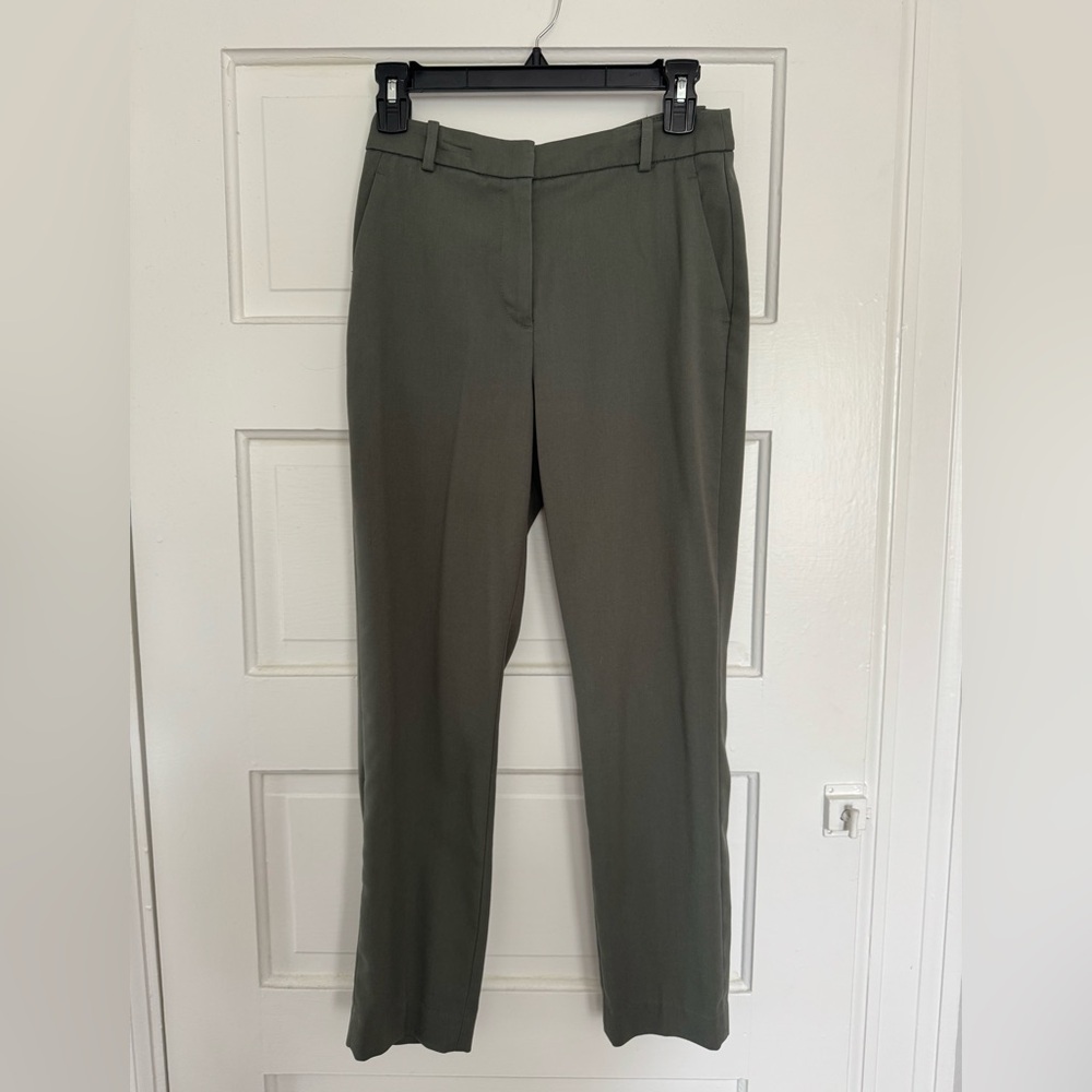 H&M Olive green dress pants. Size US 2 Women’s